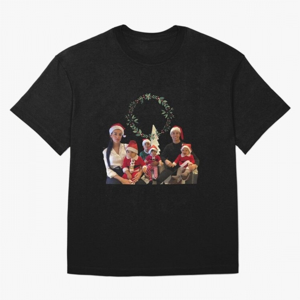 Cristiano ronaldo siuuu familly - siuuu Merry Christmas Oversized T-Shirt Celebrate Unforgettable Nights in Global Football Passion for FIFA World Cup 2026 Group Stage, Filled with CR7, Spain, Stadium Chants, National Pride, Trophy Dreams and