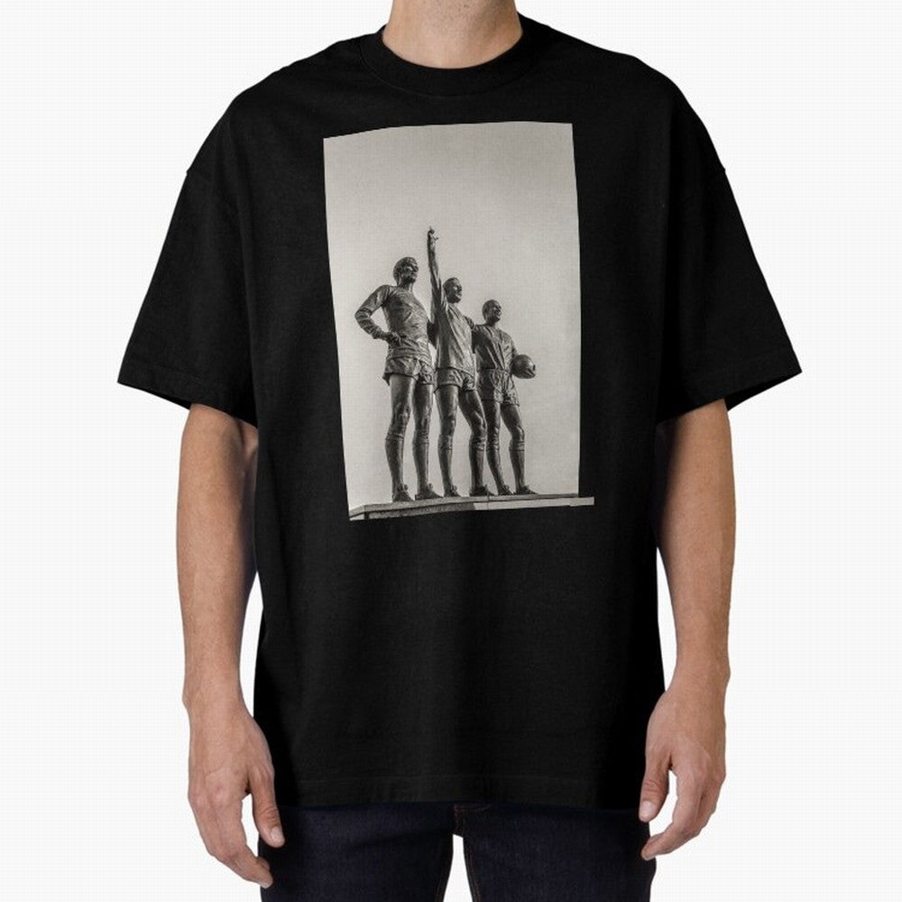 Manchester United Legends Oversized T-Shirt Make Memories around Global Football Passion for FIFA World Cup 2026 USA Canada Mexico, Centered on Mbappe, Portugal, Vintage Soccer Flavor, Modern Football Stars, National Flags and Final Night Emotion;