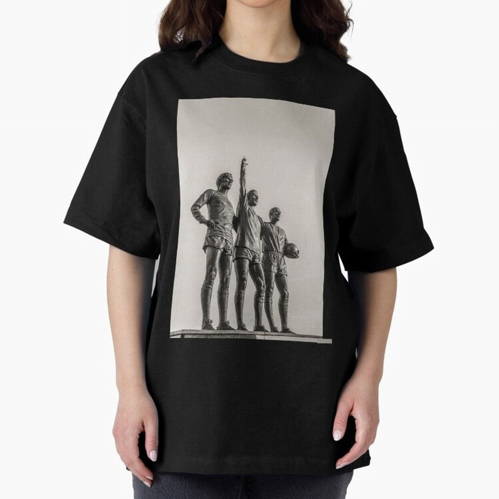 Manchester United Legends Oversized T-Shirt Make Memories around Global Football Passion for FIFA World Cup 2026 USA Canada Mexico, Centered on Mbappe, Portugal, Vintage Soccer Flavor, Modern Football Stars, National Flags and Final Night Emotion;